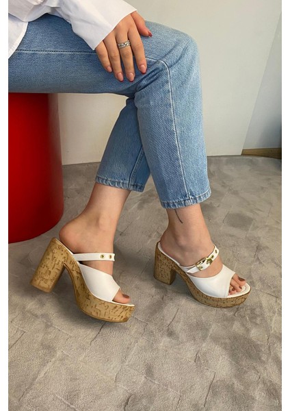 Kadın Rina Beyaz 10 cm Platfom Topuklu Mantar Taban Terlik & Sandalet K-840 fırsatları