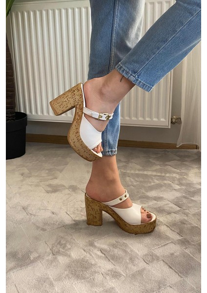 Kadın Rina Beyaz 10 cm Platfom Topuklu Mantar Taban Terlik & Sandalet K-840