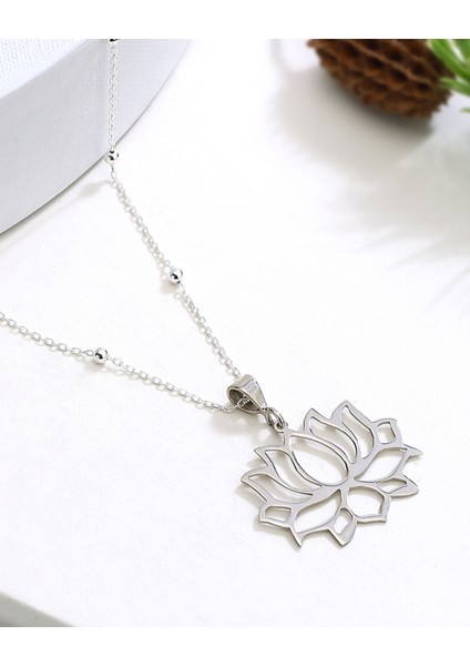 Gümüş Lotus Çiçeği Kolyesi fiyatları