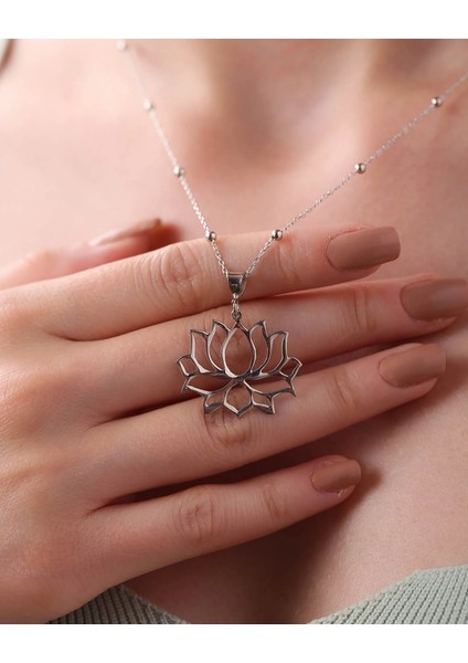 Gümüş Lotus Çiçeği Kolyesi modelleri