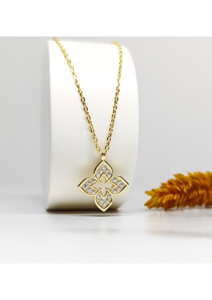 Gümüş Yonca Kolye modelleri