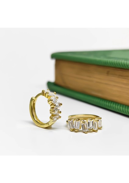 Asimetrik Baget Taşlı Gümüş Küpe modelleri