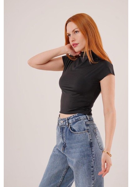 Boğazlı Parlak Kumaş Siyah Crop