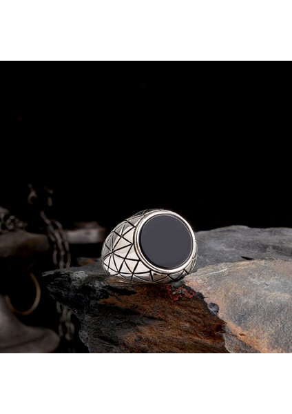 925 Ayar Gümüş Oval Model Onix Taşlı Erkek Yüzük