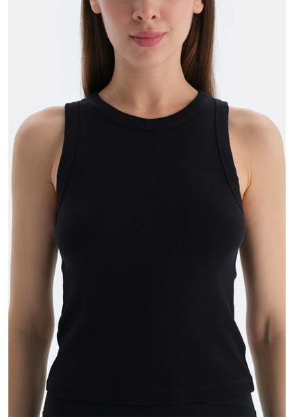 Siyah Kadın Kaşkorse Atlet indirimleri