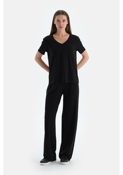 Siyah Pile Detaylı Pantolon