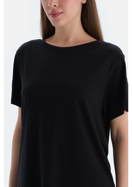 Siyah Kadın Lyocell Karışımlı Tişört indirimleri