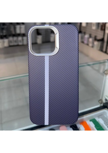 iPhone 15 Lüks Karbon Fiber Telefon Kılıfı Mat Desenli Sert Kapak Mor