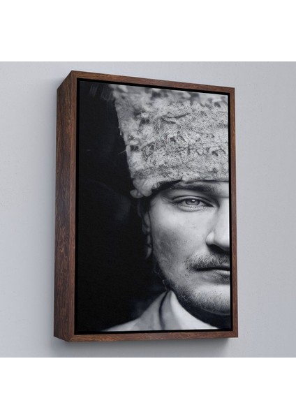 Çerçeveli Atatürk Portre Tablosu Mustafa Kemal Atatürk Dikdörtgen Dekoratif Kanvas TABLO-140