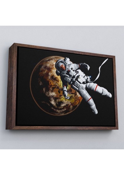 Çerçeveli Gezegenin Arka Planındaki Astronot Kanvas Duvar TABLOSU-1182
