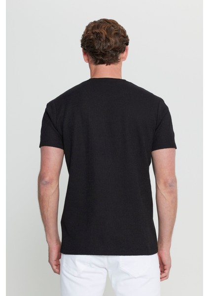 Pamuklu Slim Fit Dar Kesim Bisiklet Yaka Jakarlı Esnek Tişört indirimleri