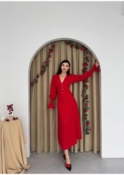 Butik Meta Düğme Detaylı Elbise