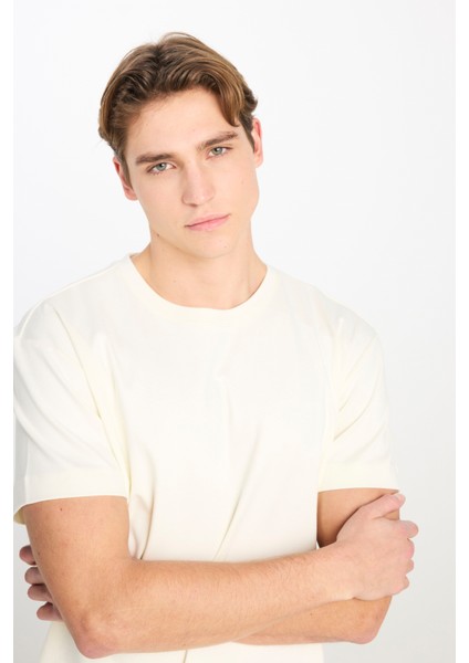 %100 Pamuk Relaxed Fit Geniş Kesim Bisiklet Yaka Ekru Basic T-Shirt fırsatları