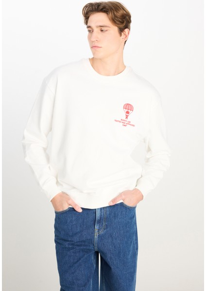 Loose Fit Rahat Kesim Bisiklet Yaka Beyaz Sweatshirt fiyatları