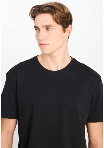 %100 Pamuk Relaxed Fit Geniş Kesim Bisiklet Yaka Siyah Basic T-Shirt fırsatları