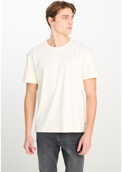 %100 Pamuk Relaxed Fit Geniş Kesim Bisiklet Yaka Ekru Basic T-Shirt