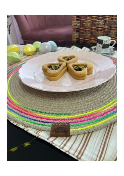 DecoHandy 39cm Neon Renkli Şeritli Jüt Örme Supla Amerikan Servis