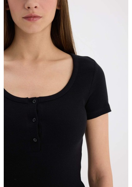 Slim Fit Dar Kesim Yuvarlak Yaka Basic Düz Fitilli Kaşkorse Kısa Kollu Siyah Tişört E5781AX25SP