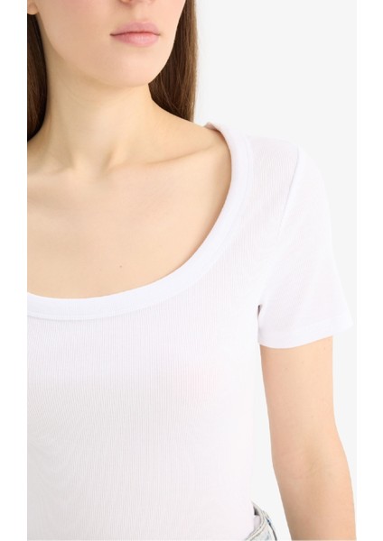 Slim Fit Dar Kesim Bisiklet Yaka Basic Düz Fitilli Kaşkorse Kısa Kollu Beyaz Tişört F0684AX25SP indirimleri