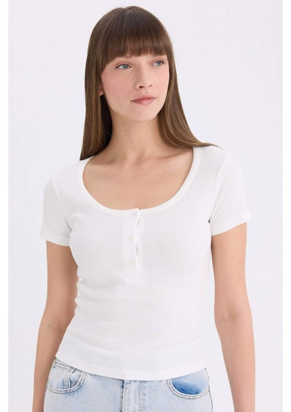 Slim Fit Dar Kesim Yuvarlak Yaka Basic Düz Fitilli Kaşkorse Kısa Kollu Beyaz Tişört E5781AX25SP