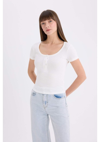 Slim Fit Dar Kesim Yuvarlak Yaka Basic Düz Fitilli Kaşkorse Kısa Kollu Beyaz Tişört E5781AX25SP