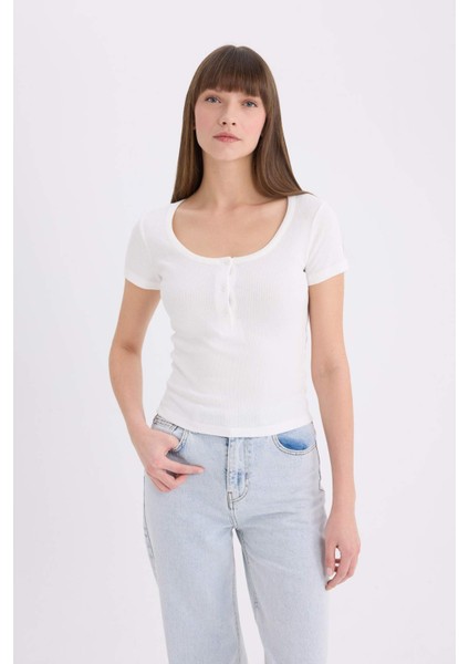 Slim Fit Dar Kesim Yuvarlak Yaka Basic Düz Fitilli Kaşkorse Kısa Kollu Beyaz Tişört E5781AX25SP