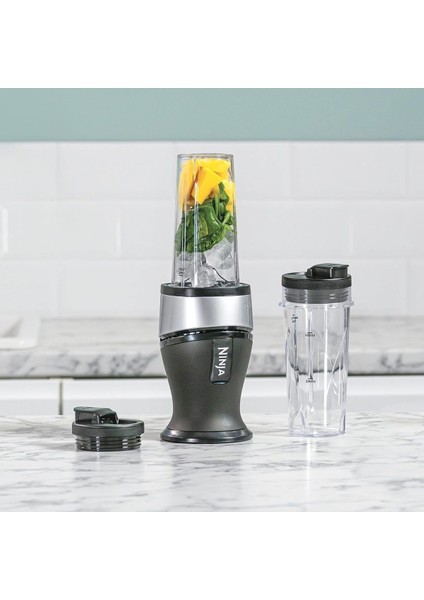 700W Ince Blender ve Smoothie Yapıcı, 2x 470ML Kapaklı Bardaklar - Güçlü Kişisel Blender