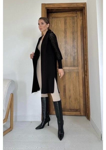 Siyah Kolları Örgülü Triko Hırka
