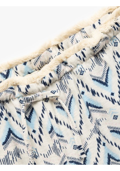 Viskon Beli Bağcıklı Desenli Düz Paça Pantolon modelleri