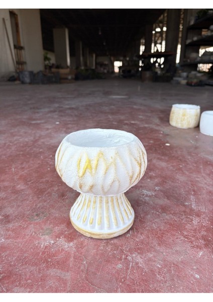 Taş Ayaklı Dalga Desenli Taş Saksı