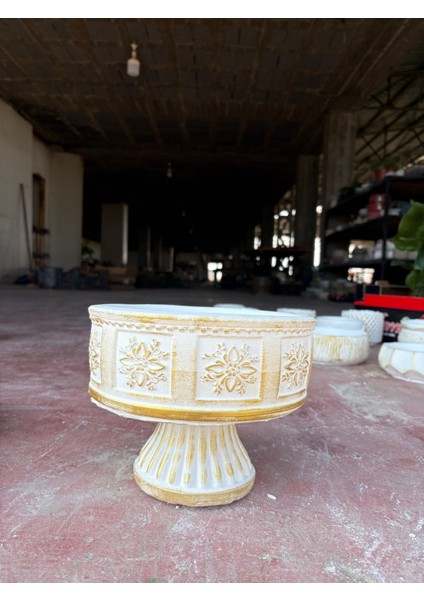 Dekoratif Ayaklı Çiçek Desenli Taş Saks
