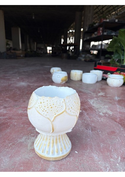 Taş Ayaklı Lale Desenli Taş Saksı fırsatları