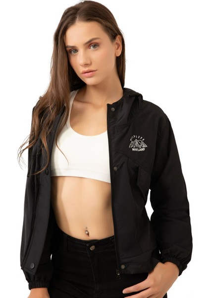 Kadın Siyah Su Geçirmez ve Rüzgara Dayanıklı Kapüşonlu Cepli Çıt Çıtlı Mevsimlik Yağmurluk MlY25 Siyah modelleri