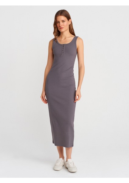91382 Düğme Detaylı Midi Elbise-Füme
