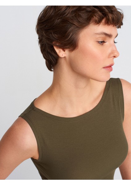 20868 Kayık Yaka Kolsuz Top-Mint