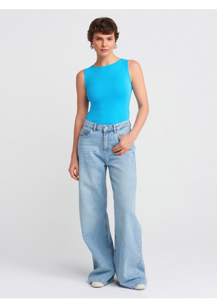 20868 Kayık Yaka Kolsuz Top-Mint modelleri