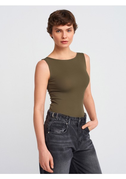 20868 Kayık Yaka Kolsuz Top-Mint