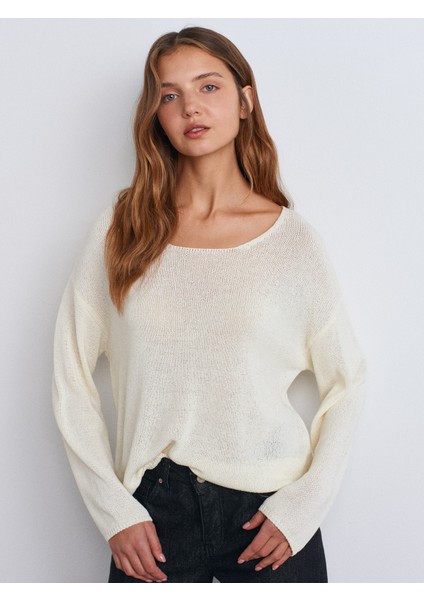 10706 Oval Yaka Yumuşak Dokulu Triko Kazak-Ekru