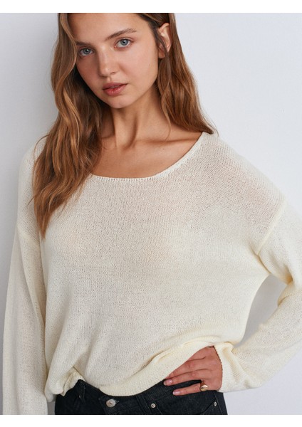 10706 Oval Yaka Yumuşak Dokulu Triko Kazak-Ekru indirimleri