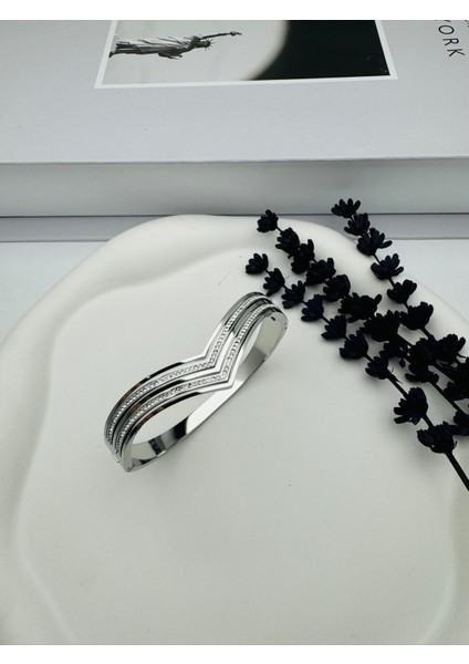 Taş Detaylı Çelik Kelepçe (Gümüş) 22007