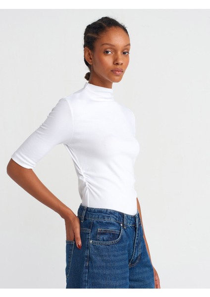 31470 Dik Yaka Büzgülü T-Shirt-Beyaz