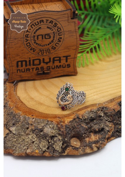 Yakut ve Zümrüt Taşlı Vav Model El Işçiliği 925 Ayar Gümüş Telkari Yüzük 201023840 fiyatları
