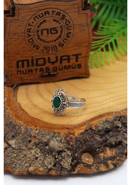 Zümrüt Taşlı Vav Model El Işçiliği 925 Ayar Gümüş Telkari Yüzük 201023831 fiyatları