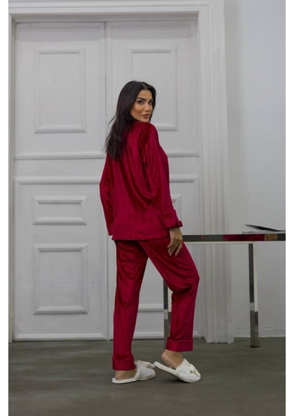Underwear Kırmızı Gofrajlı Kalp Nakışlı Uzun Kadife Pijama Takımı Xl