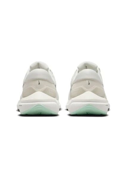 Air Zoom Vomero 16 Erkek Koşu Ayakkabısı DA7245-006 fırsatları