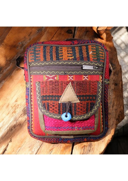 DEHNA El Dokuma Kilim Desenli Omuz Çantası – Şık, Otantik ve El Yapımı Midi (20x24x8 cm)