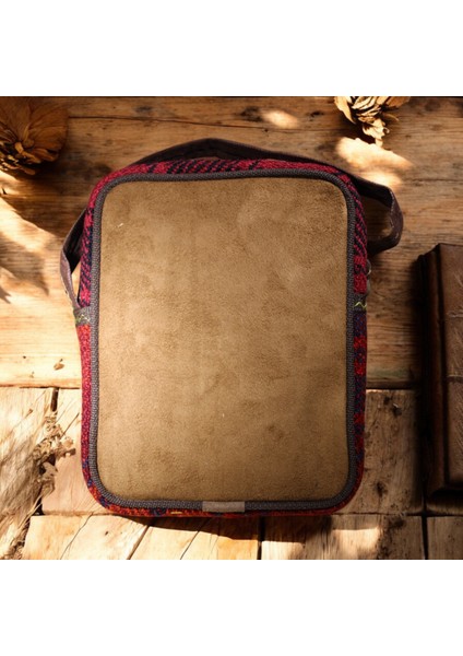 DEHNA El Dokuma Kilim Desenli Omuz Çantası – Şık, Otantik ve El Yapımı Midi (20x24x8 cm) modelleri