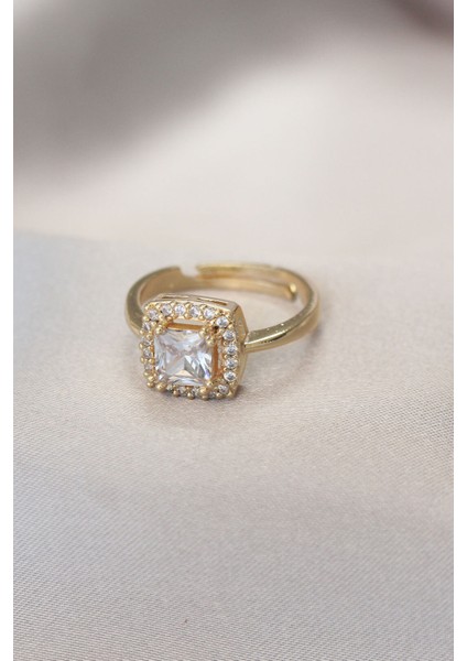 Gold Baget ve Zirkon Taşlı Kare Yüzük - Lisinya