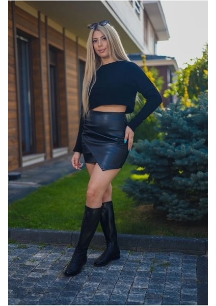 Siyah Crop Kazak