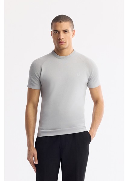 Erkek Gri Bisiklet Yaka Kolları Jakar Detaylı Rayon Triko T-shirt A51Y5005